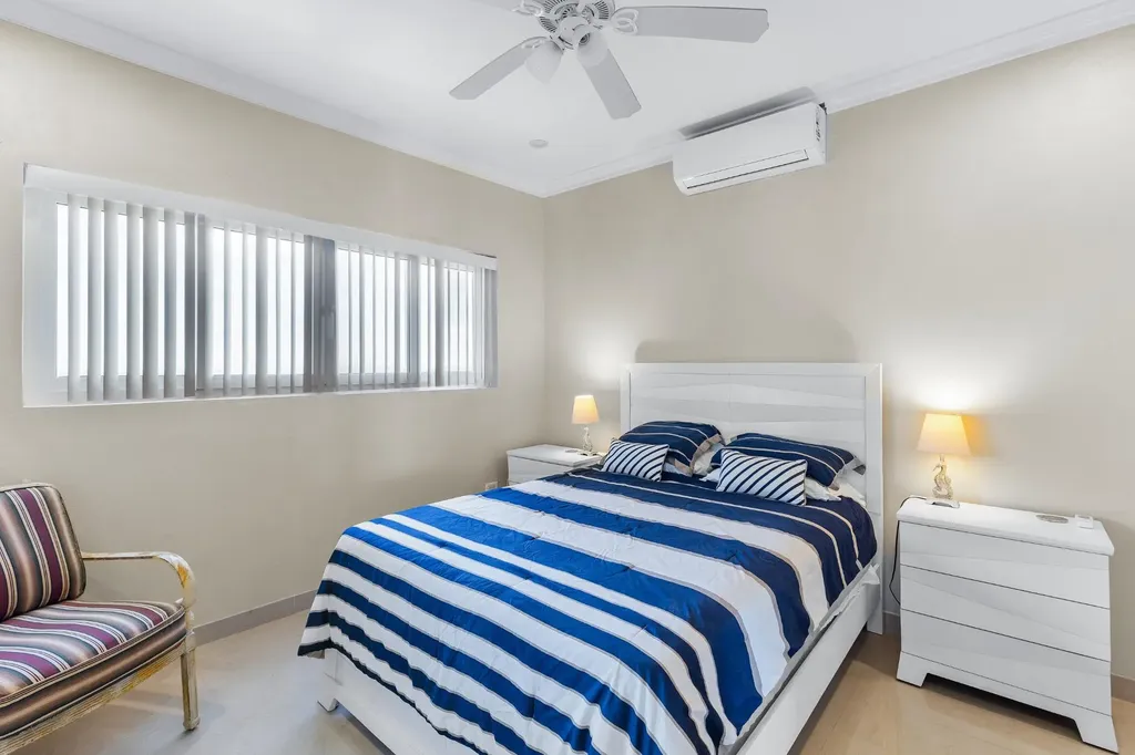 5 Bedroom 4.5 Bath House Long Island BS