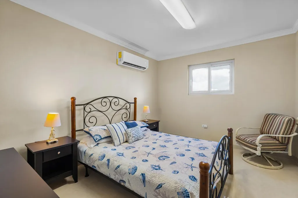 5 Bedroom 4.5 Bath House Long Island BS