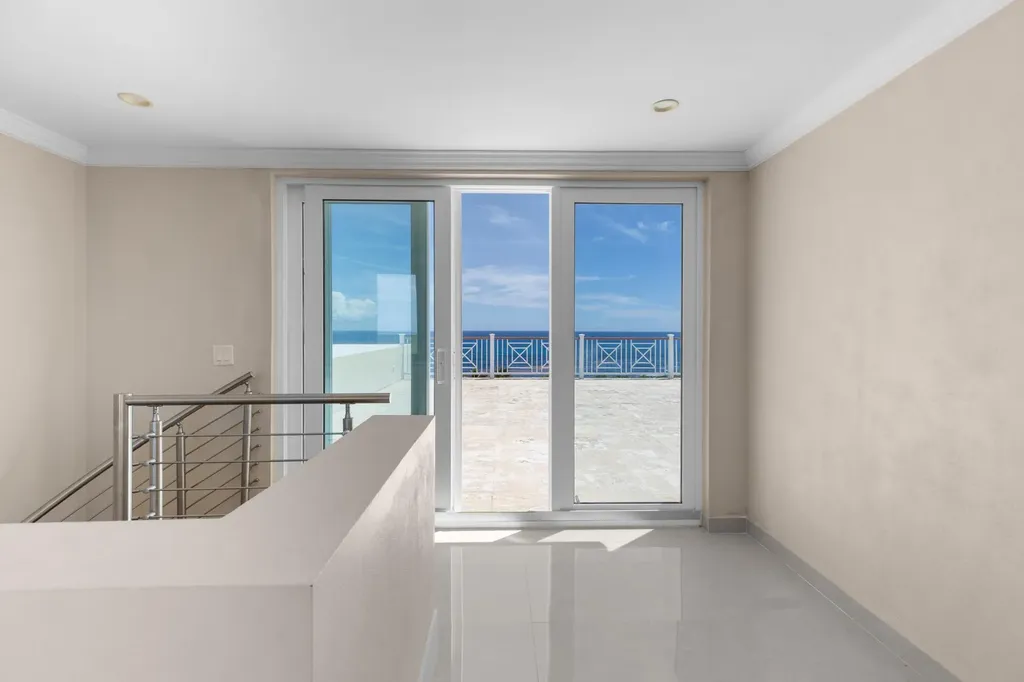 5 Bedroom 4.5 Bath House Long Island BS