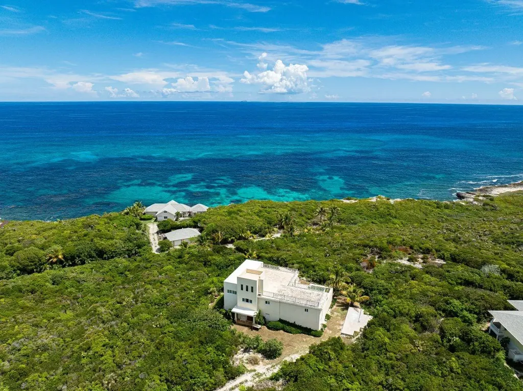 5 Bedroom 4.5 Bath House Long Island BS