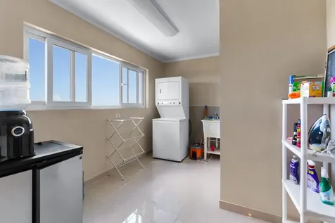 5 Bedroom 4.5 Bath House Long Island BS