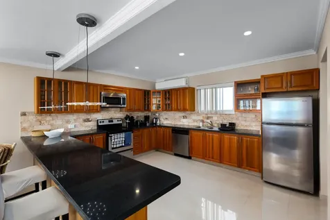 5 Bedroom 4.5 Bath House Long Island BS