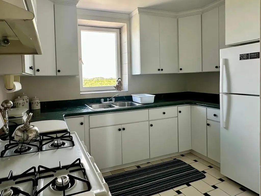 Prospect Ridge, Sanford D New Providence Paradise Island BS