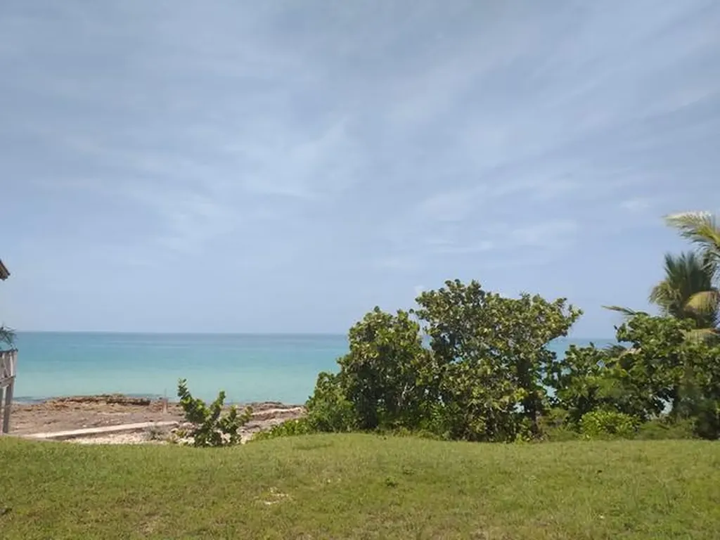 Queen's Highway Eleuthera BS