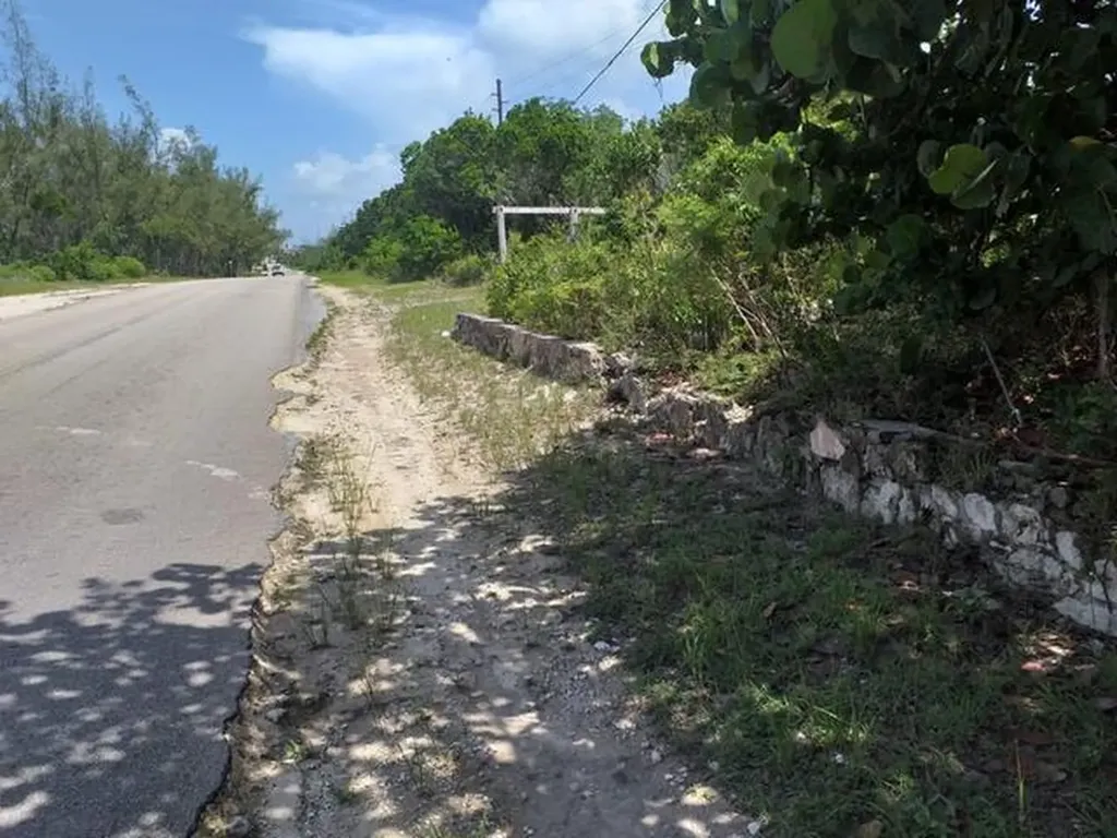 Queen's Highway Eleuthera BS