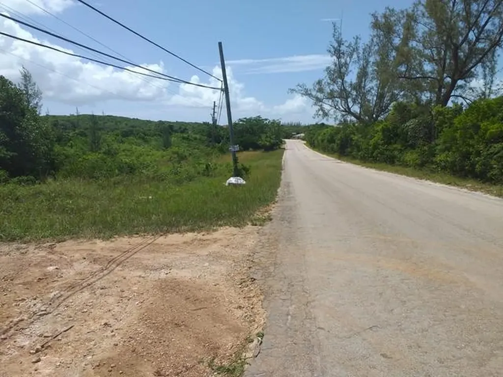 Queen's Highway Eleuthera BS