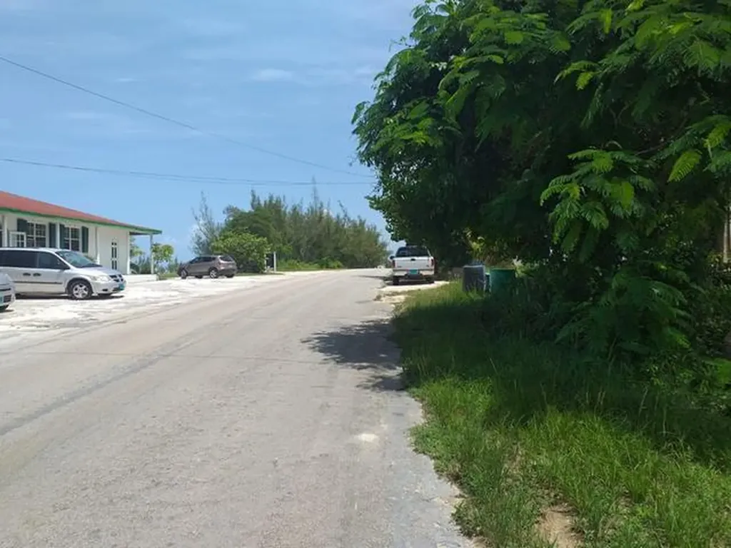 Queen's Highway Eleuthera BS