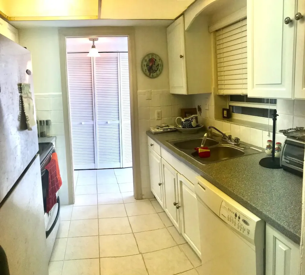 Harbour House 203 Grand Bahama Freeport BS