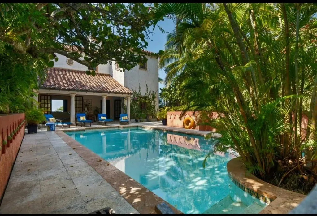 West Bay Street 972 New Providence Paradise Island BS