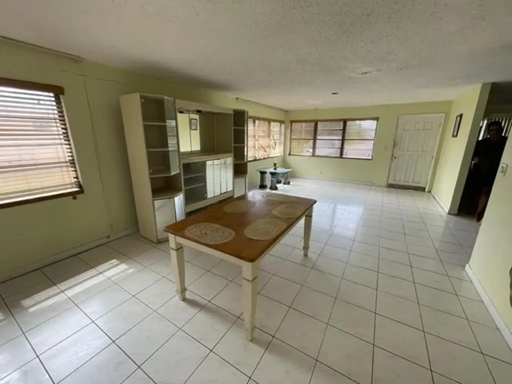 Halibut Street Grand Bahama Freeport BS