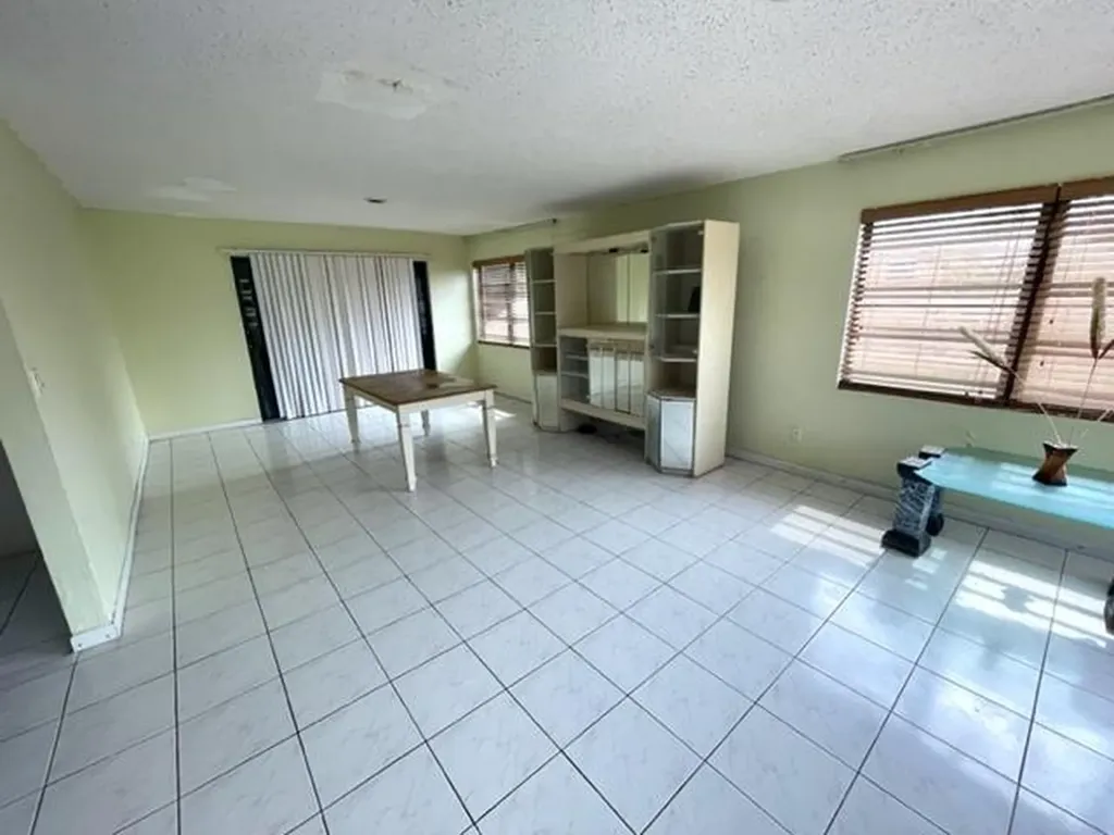 Halibut Street Grand Bahama Freeport BS