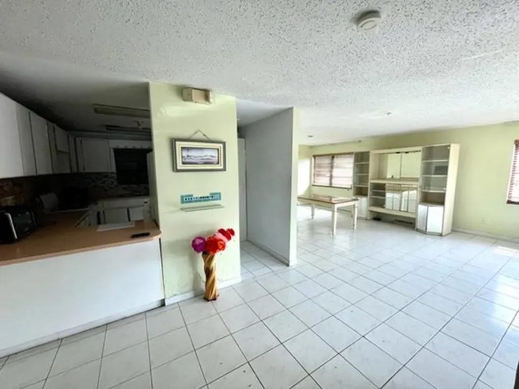 Halibut Street Grand Bahama Freeport BS