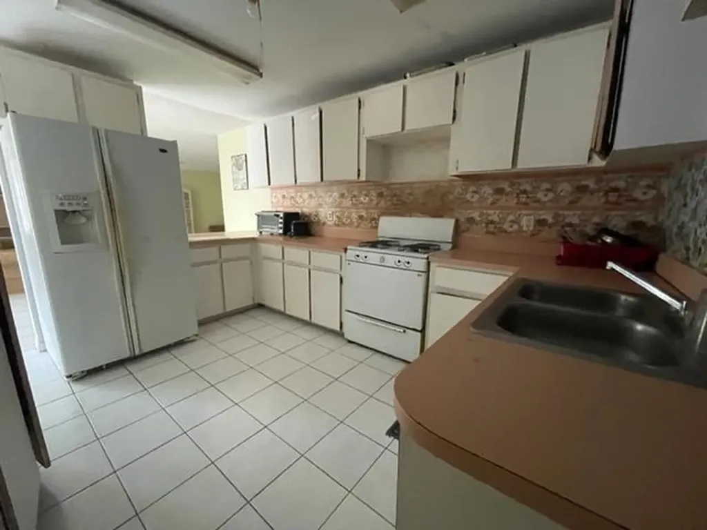 Halibut Street Grand Bahama Freeport BS