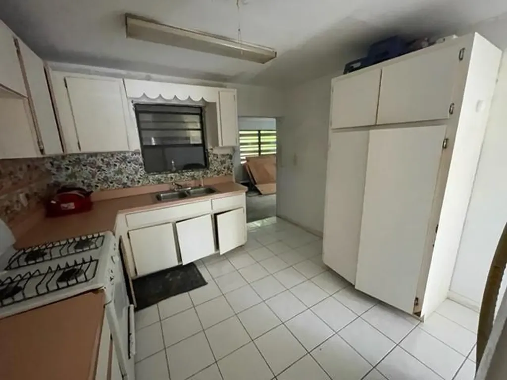 Halibut Street Grand Bahama Freeport BS