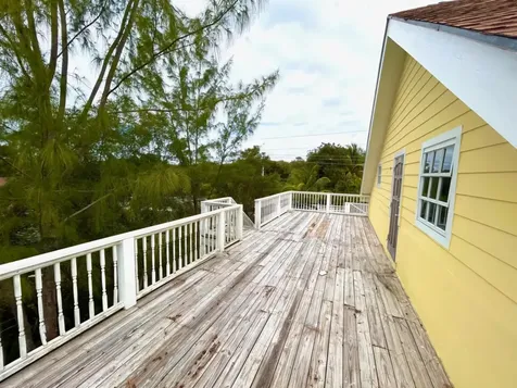 Queens Highway Eleuthera BS