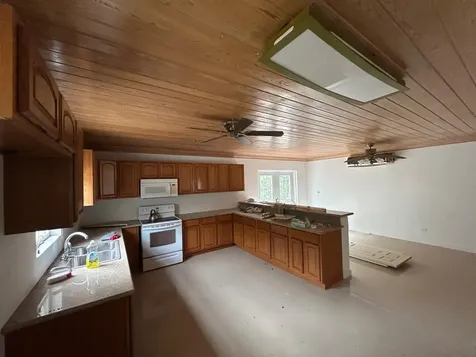 Queens Highway Eleuthera BS