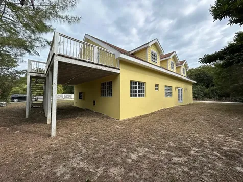 Queens Highway Eleuthera BS