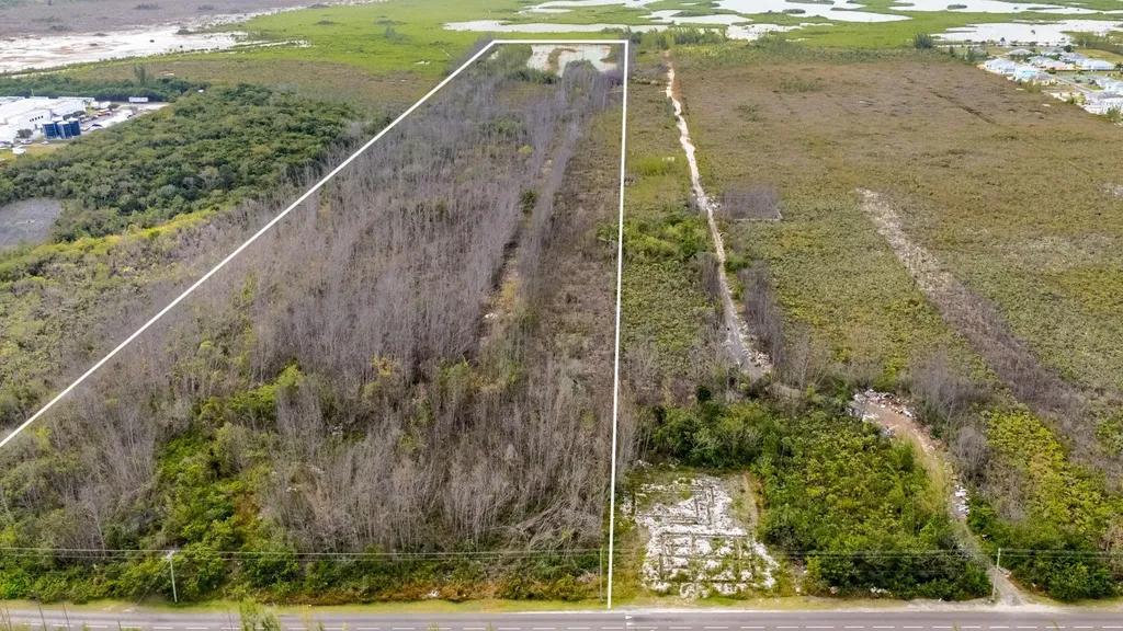 Munnings Road, Lakefront New Providence Paradise Island BS