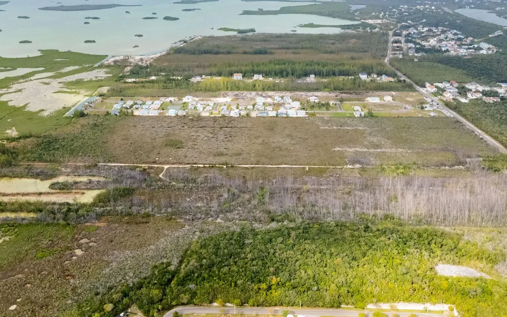 Munnings Road, Lakefront New Providence Paradise Island BS