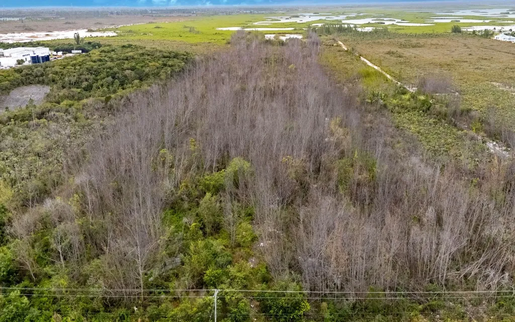 Munnings Road, Lakefront New Providence Paradise Island BS