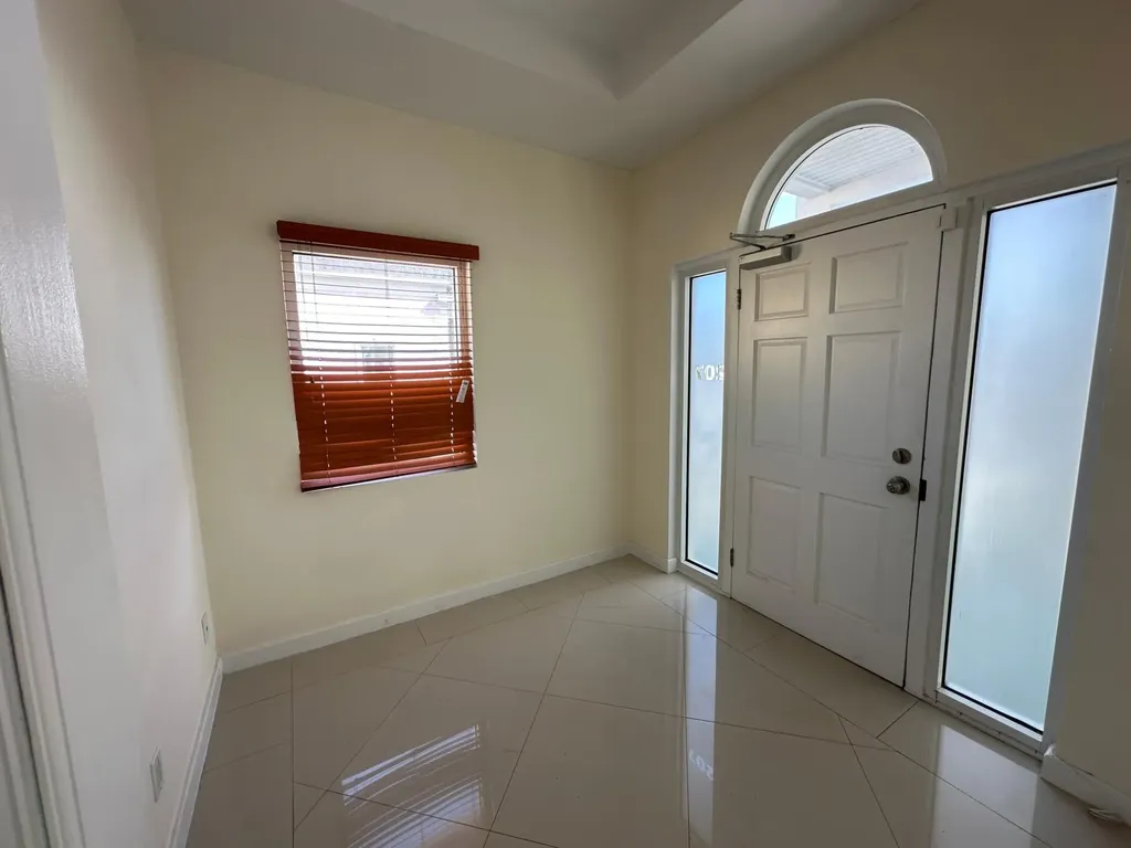 Church St, Sandyport 207 New Providence Paradise Island BS