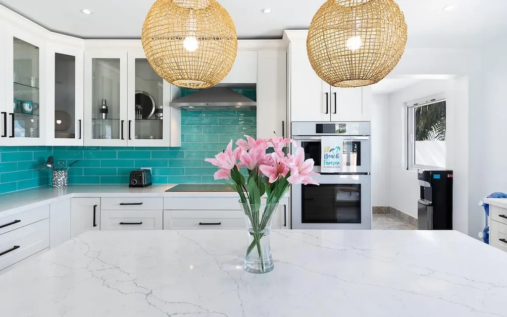 102 Eastern Road New Providence Paradise Island BS