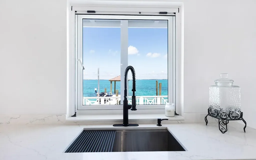 102 Eastern Road New Providence Paradise Island BS