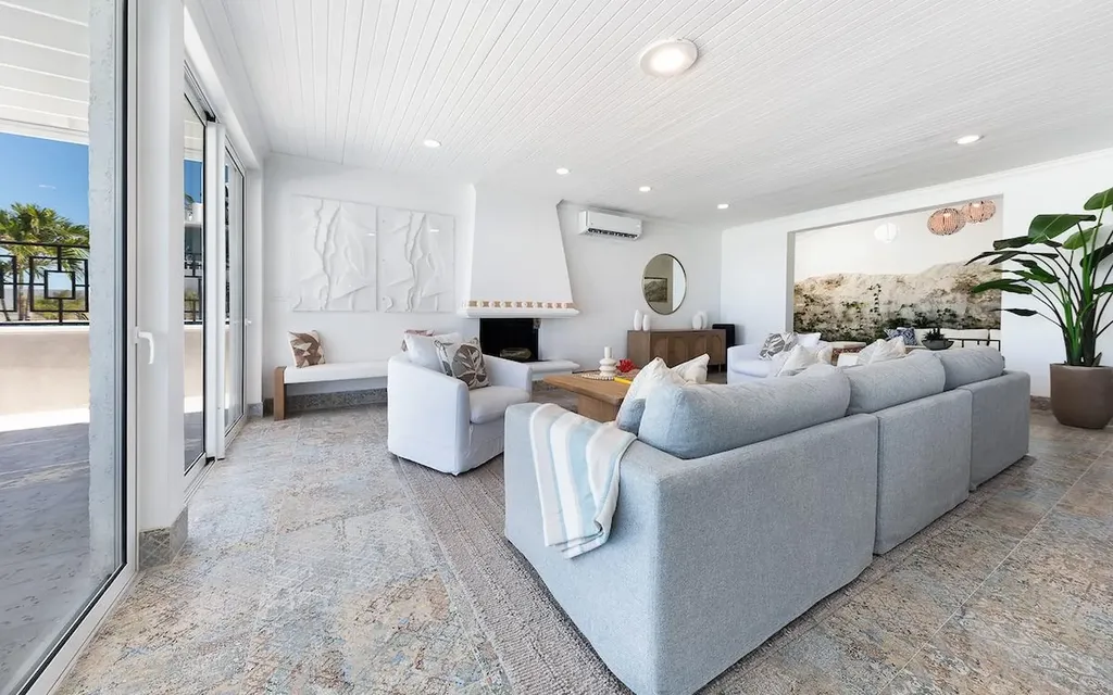 102 Eastern Road New Providence Paradise Island BS