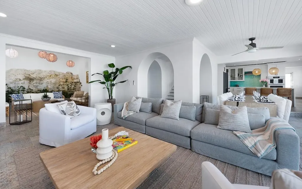 102 Eastern Road New Providence Paradise Island BS