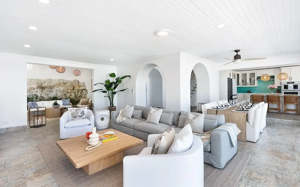 102 Eastern Road New Providence Paradise Island BS