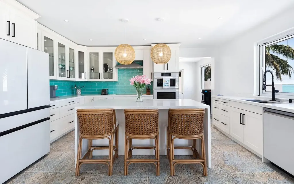 102 Eastern Road New Providence Paradise Island BS