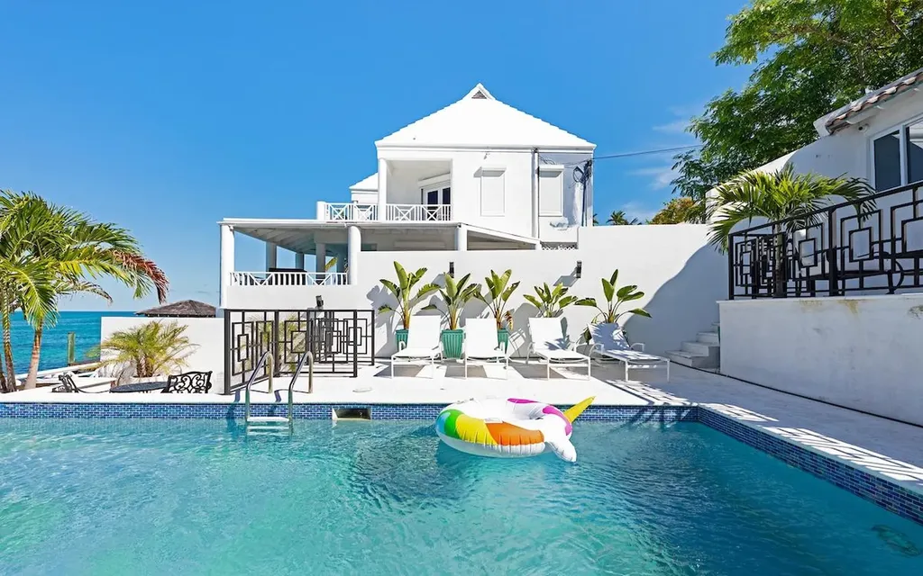 102 Eastern Road New Providence Paradise Island BS