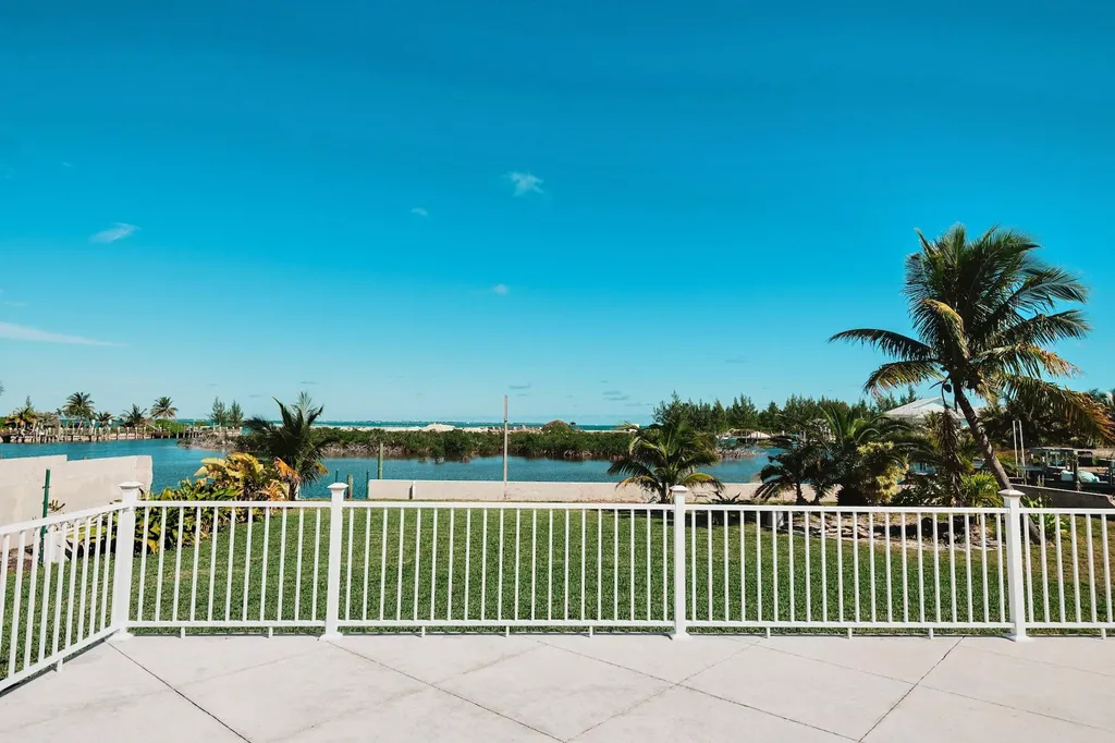 Russell House Abaco BS