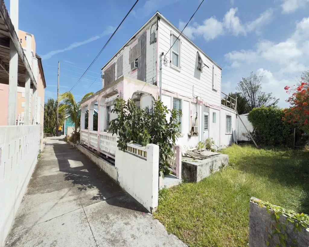 Settlement House & Lots Abaco BS