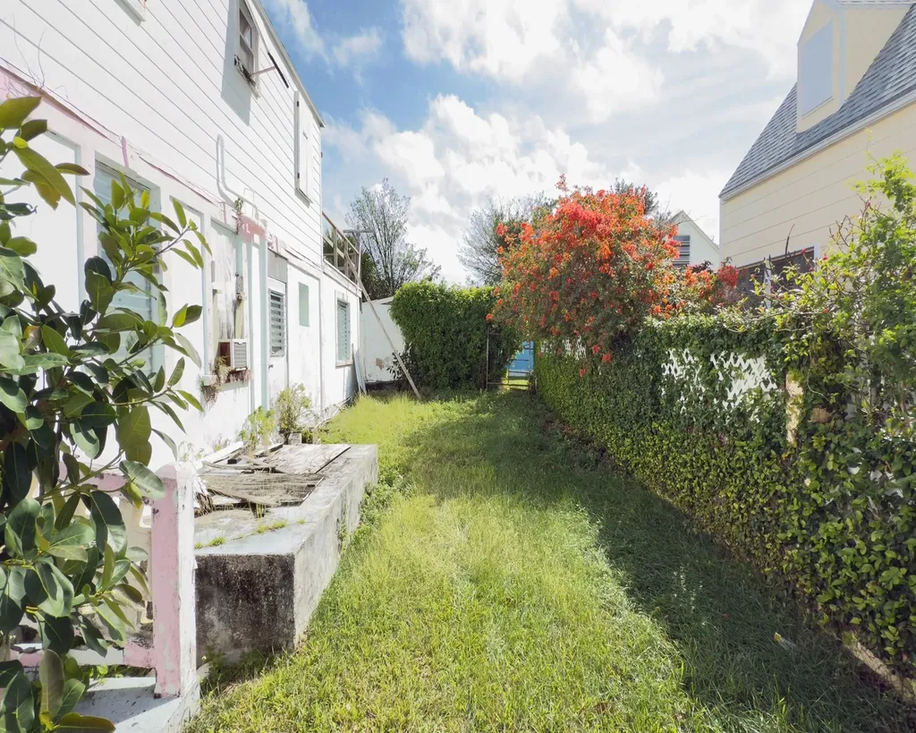 Settlement House & Lots Abaco BS