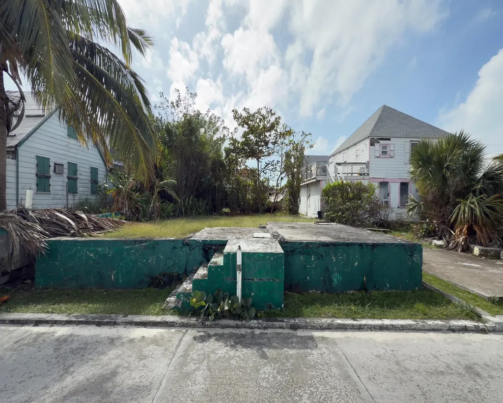 Settlement House & Lots Abaco BS