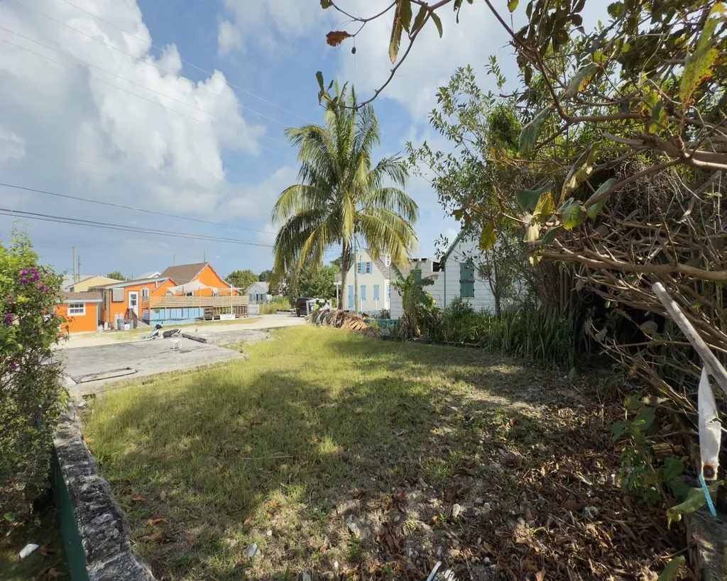 Settlement House & Lots Abaco BS