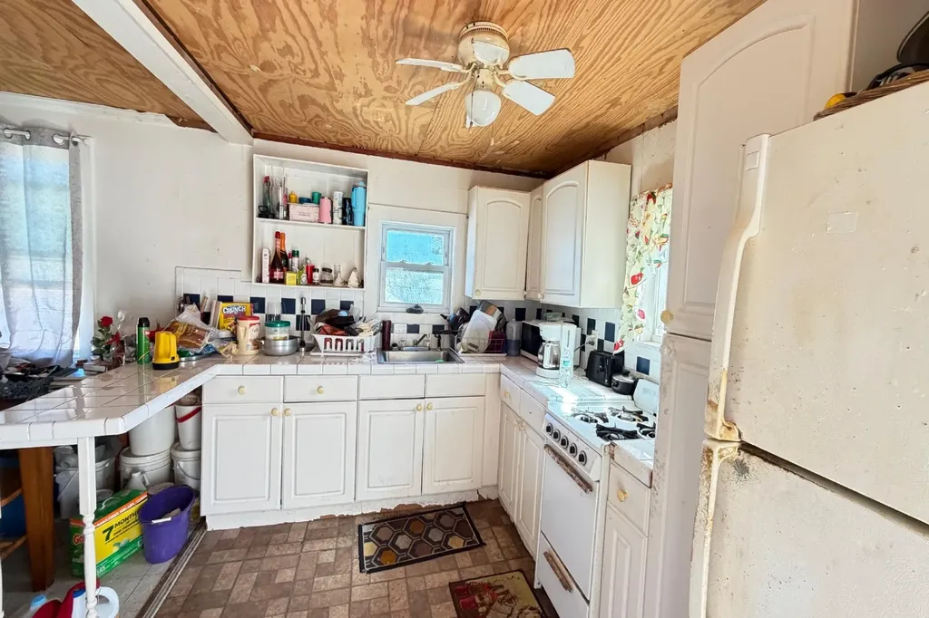 Settlement House & Lots Abaco BS