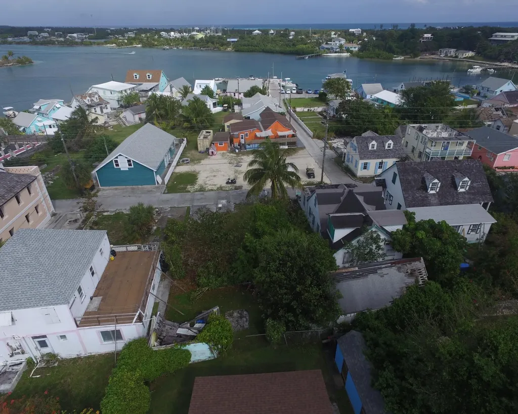 Settlement House & Lots Abaco BS
