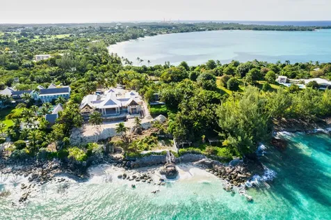 E.p. Taylor Drive 50’ Amsl New Providence Paradise Island BS