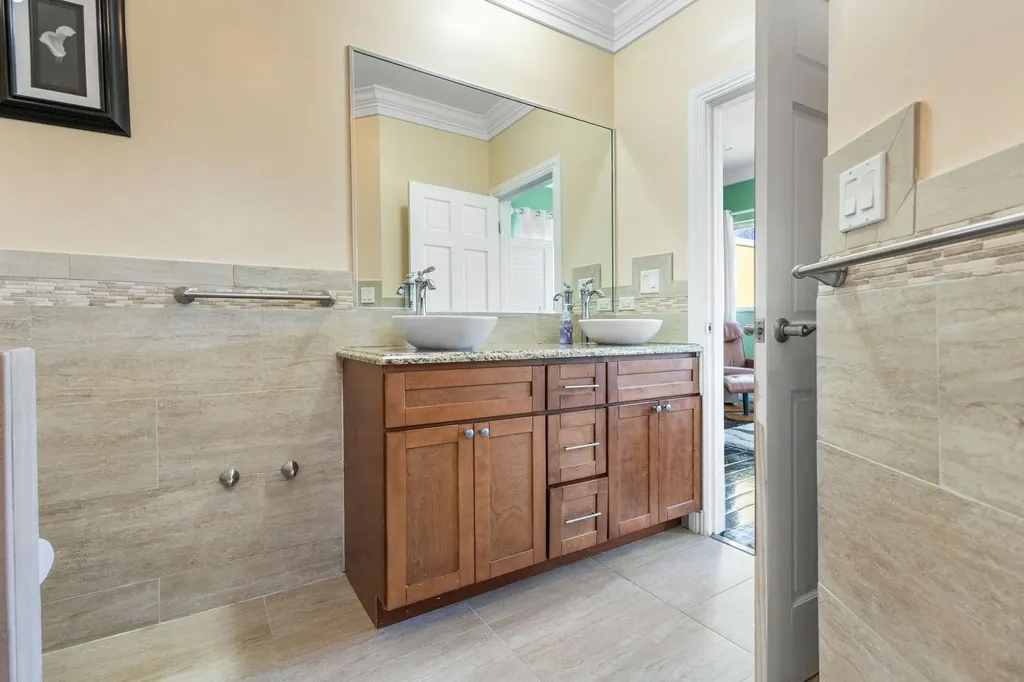 4 Dunmore Court South Ocean New Providence Paradise Island BS