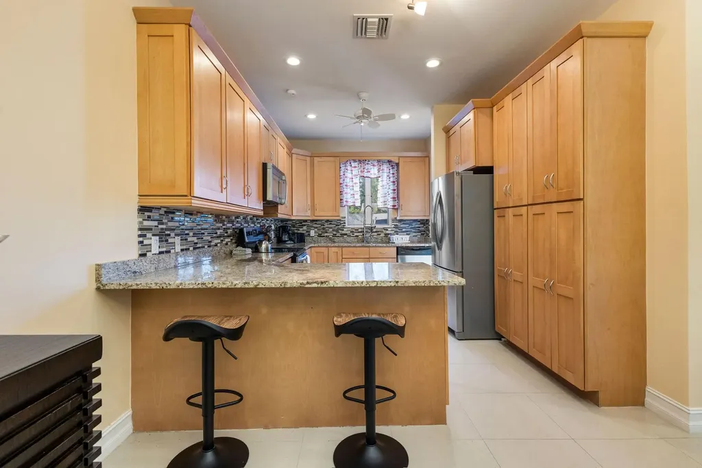 4 Dunmore Court South Ocean New Providence Paradise Island BS