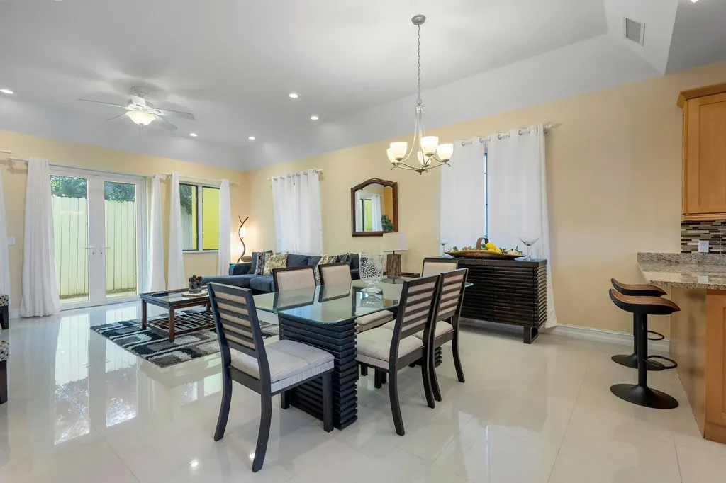 4 Dunmore Court South Ocean New Providence Paradise Island BS