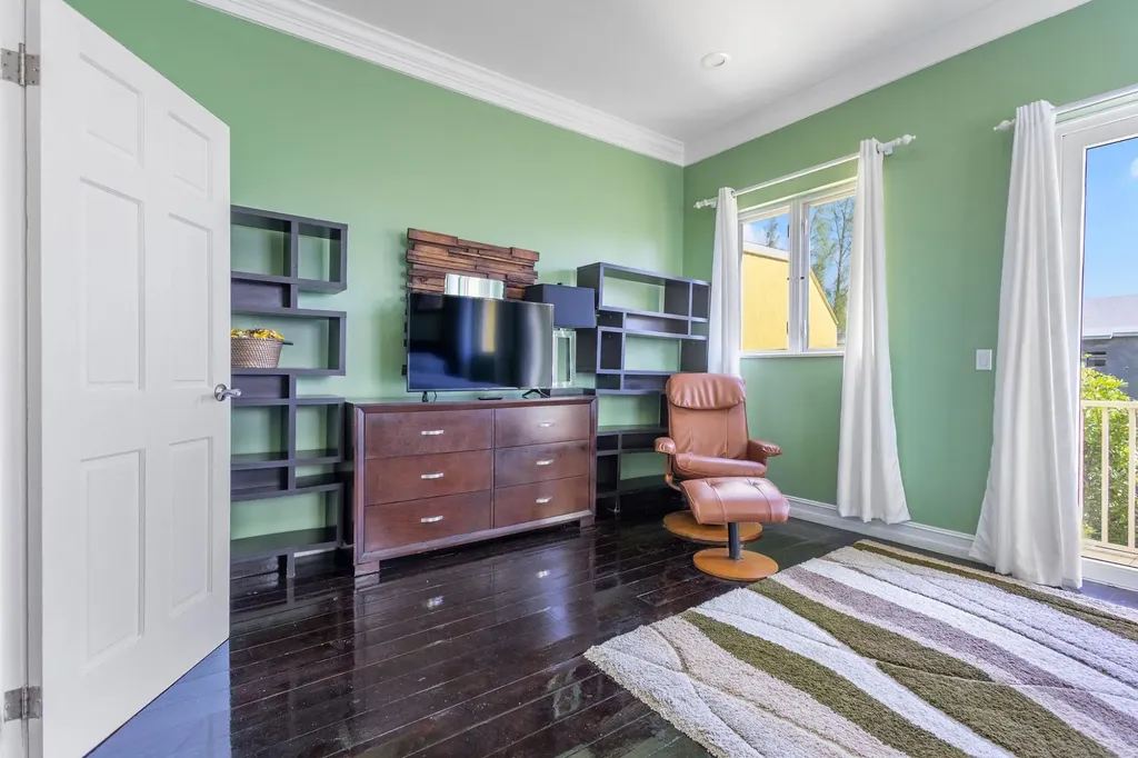 4 Dunmore Court South Ocean New Providence Paradise Island BS