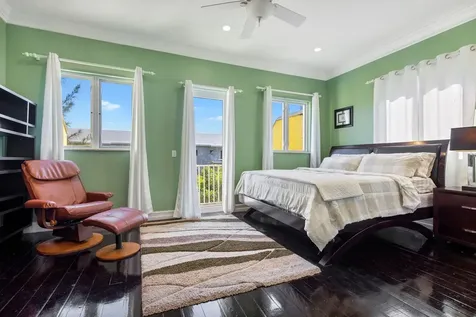 4 Dunmore Court South Ocean New Providence Paradise Island BS