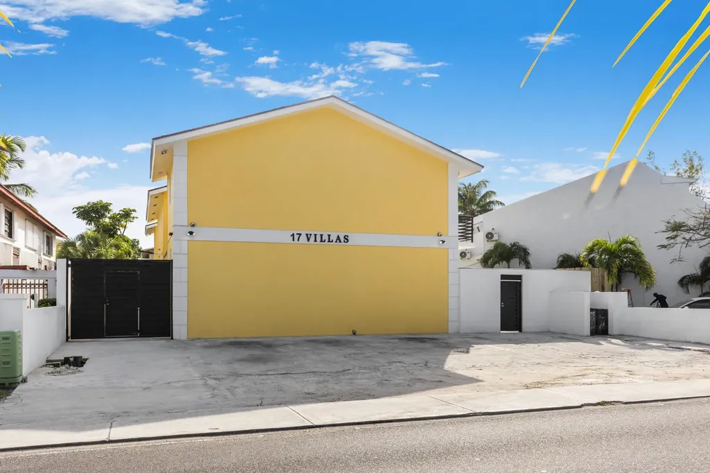 Cable Beach Fourplex New Providence Paradise Island BS