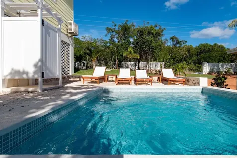 Poinciana House Eleuthera BS