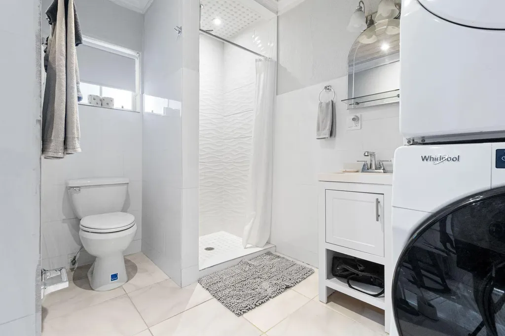 Tarpum Bay Eleuthera BS