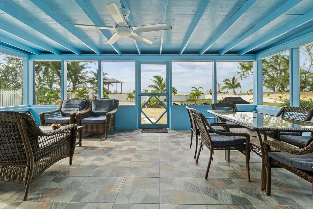 Tarpum Bay Eleuthera BS