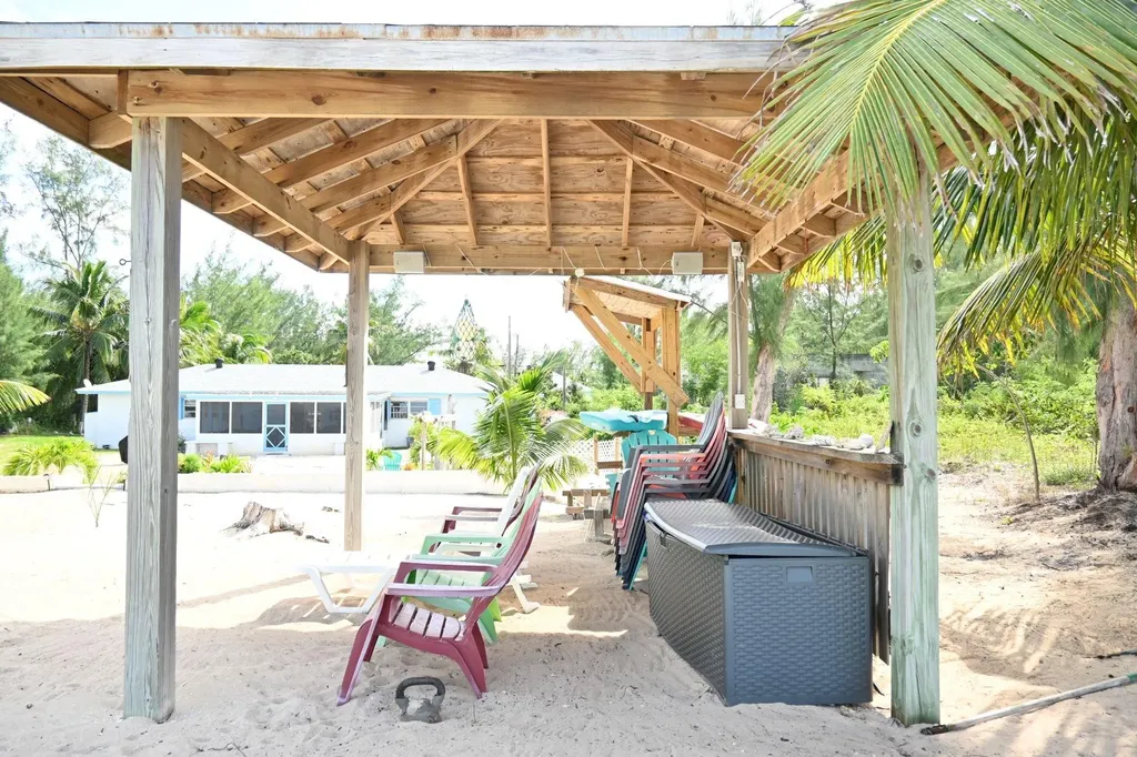 Tarpum Bay Eleuthera BS
